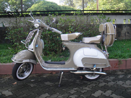 Vespa VBB 150 in Brown/White