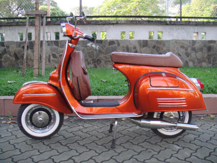 Vespa VLB 150 in Traffic Orange