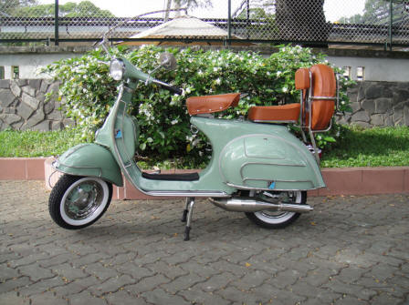 Vespa VBB 150 in Patina Green