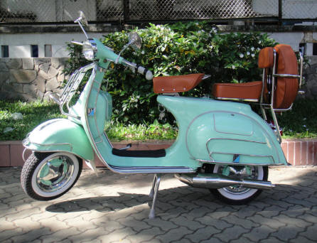 Vespa VBB 150 in Turkish Blue