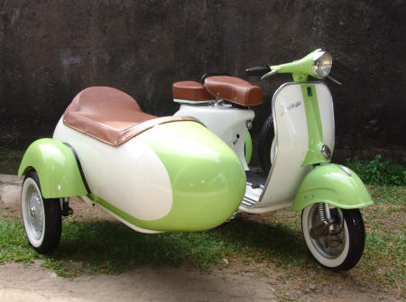 Vespa VBB 150 in Linden Green/White with Sidecar