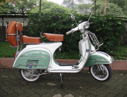 Vespa VLB Sprint 150 in White/Patina Green